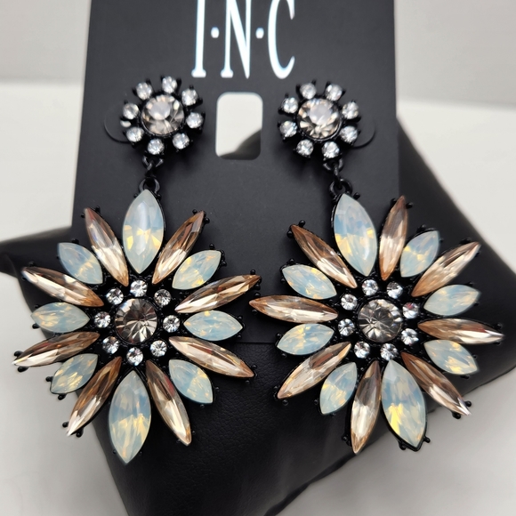 International Concepts Black and Neutral Stone Flower Drop Earrings - Picture 2 of 4
